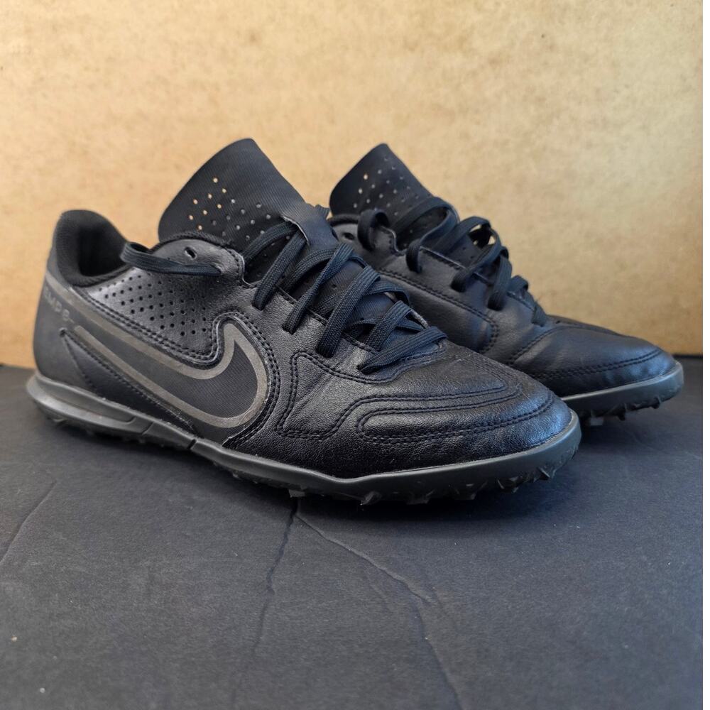 Nike Tiempo Legend 9 Club TF turf soccer shoe in black Size 5.5 youth